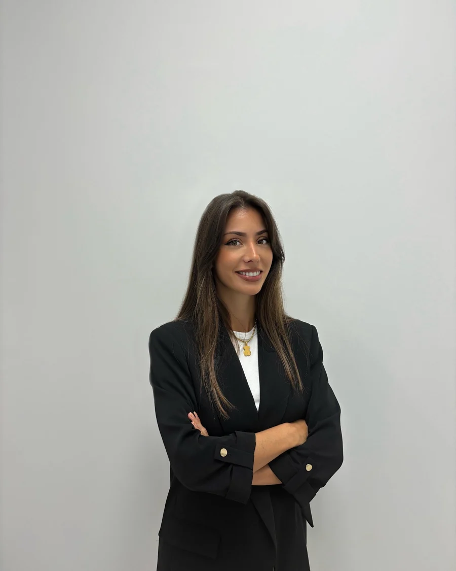 Nerea Milán, Auxiliar en Centro Óptico Sabio